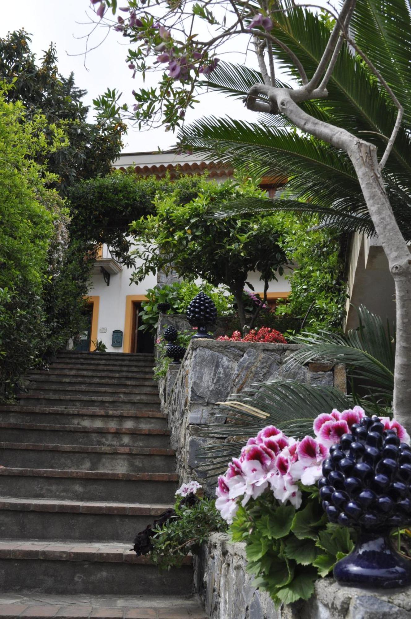 Hotel Borgo San Francesco Gioiosa Marea Zewnętrze zdjęcie